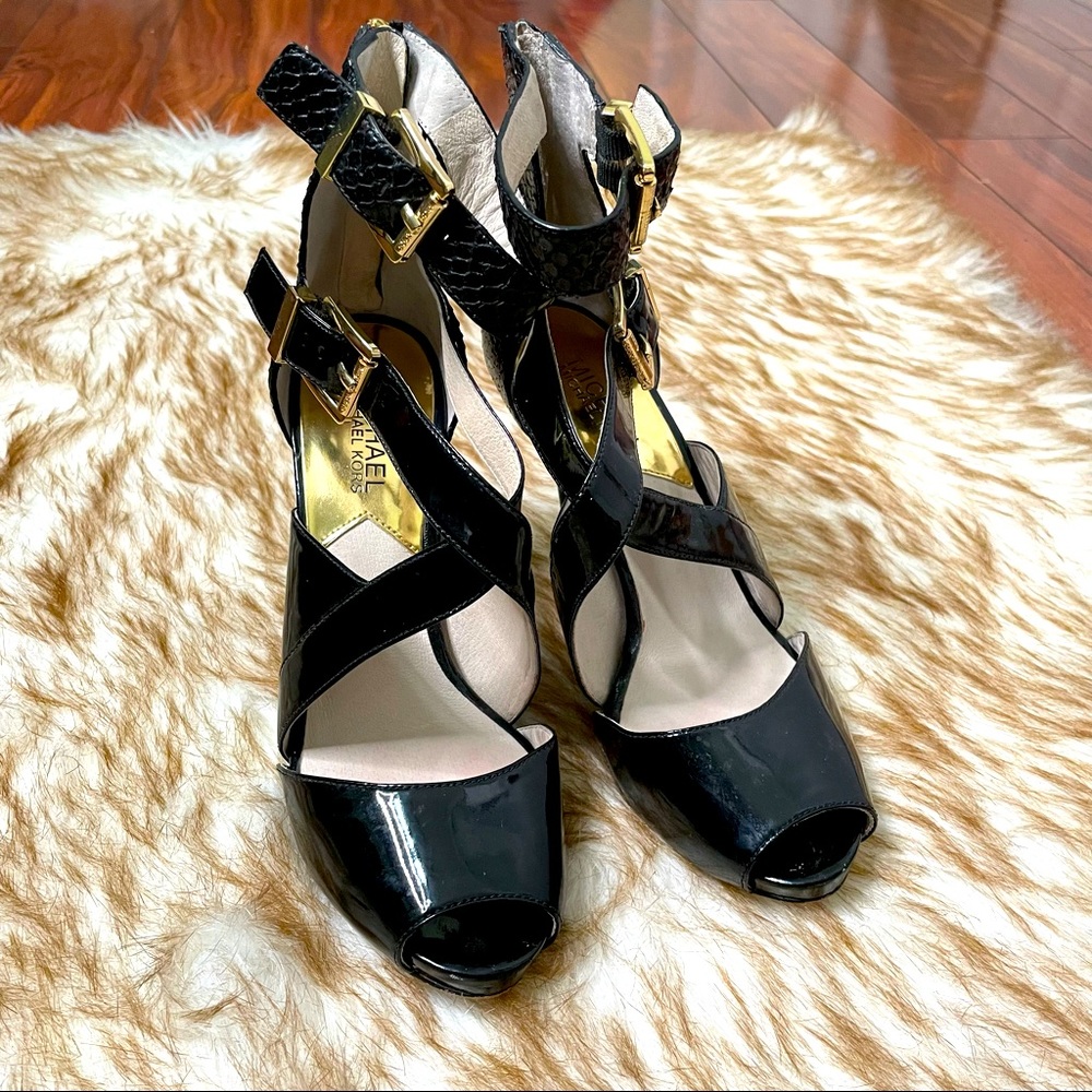 Michael Kors Tamara patent leather peep toe - Picture 3 of 13